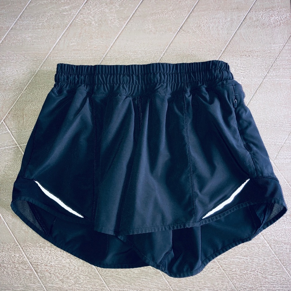 Lululemon Hotty Hot Shorts 2.5”